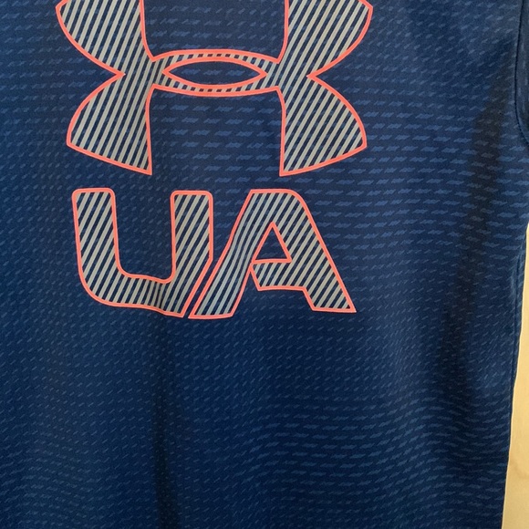 Under Armour shirt. Size boy 4 - Picture 2 of 5